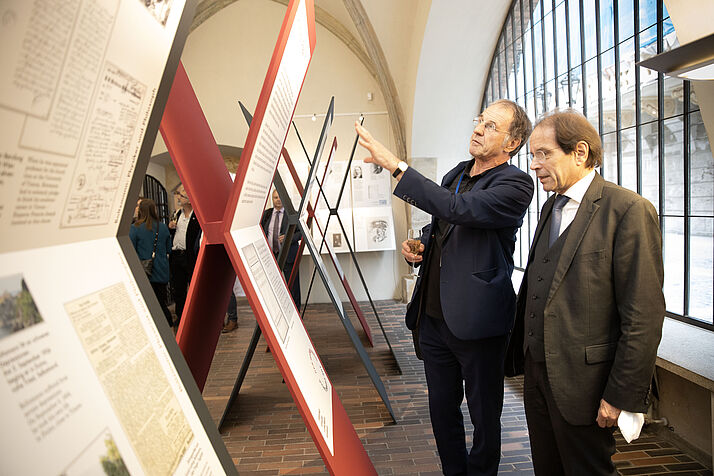 prof. Friedrich Stadler with the representative of the Austrian Cultural Forum in Prague